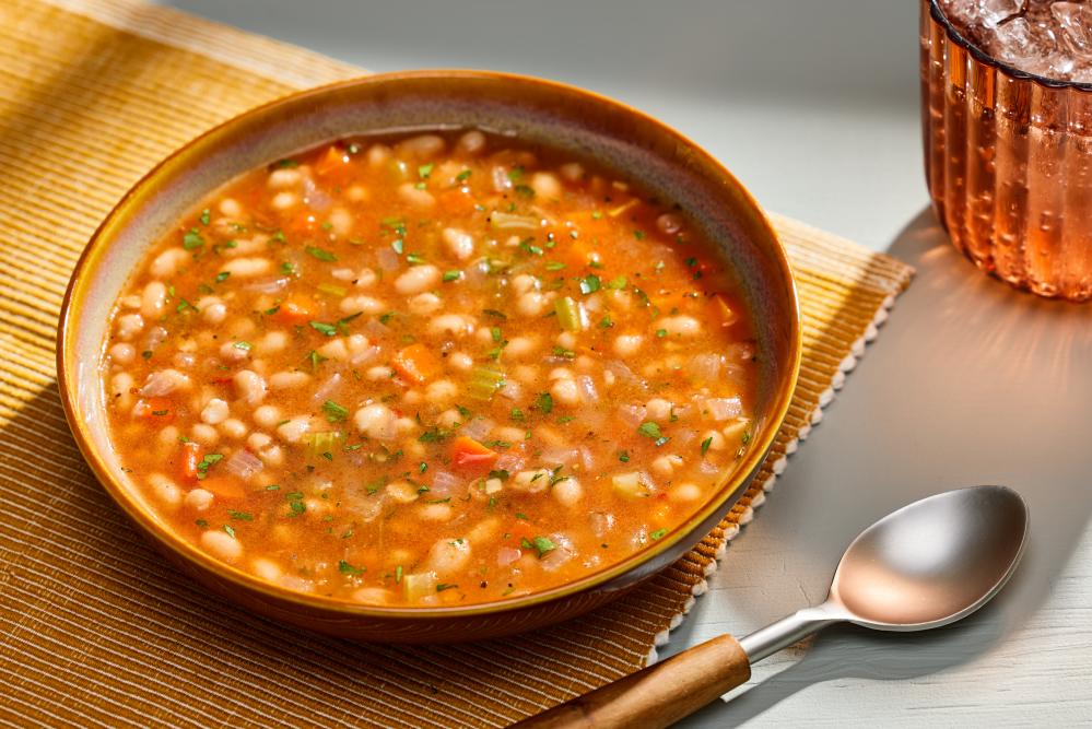 Fasolada (soupe grecque aux haricots blancs)
