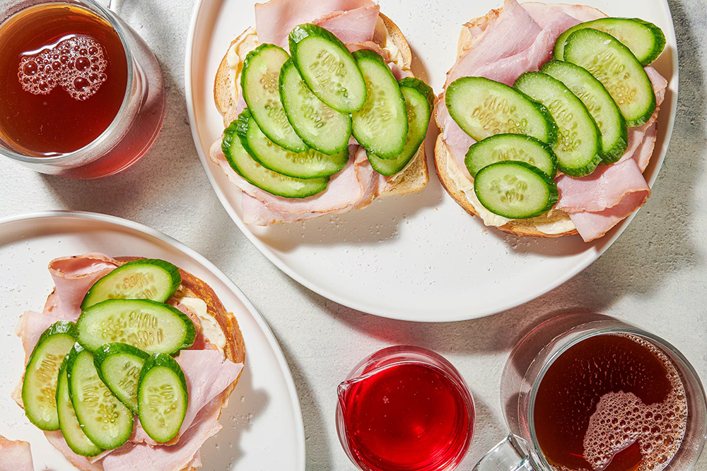 Sandwichs polonais au jambon et au concombre